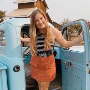 Meet your Posher, Katelyn